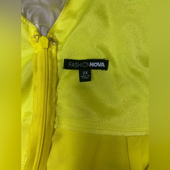 FASHION NOVA Curve 2X Neon Yellow “Wrapped In Your Love” 💛 Romper - Picture 8 of 10